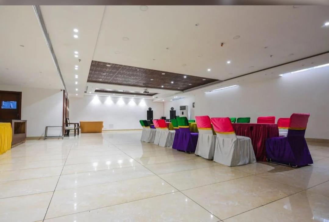 Hotel Opulence Pathānkot Dış mekan fotoğraf