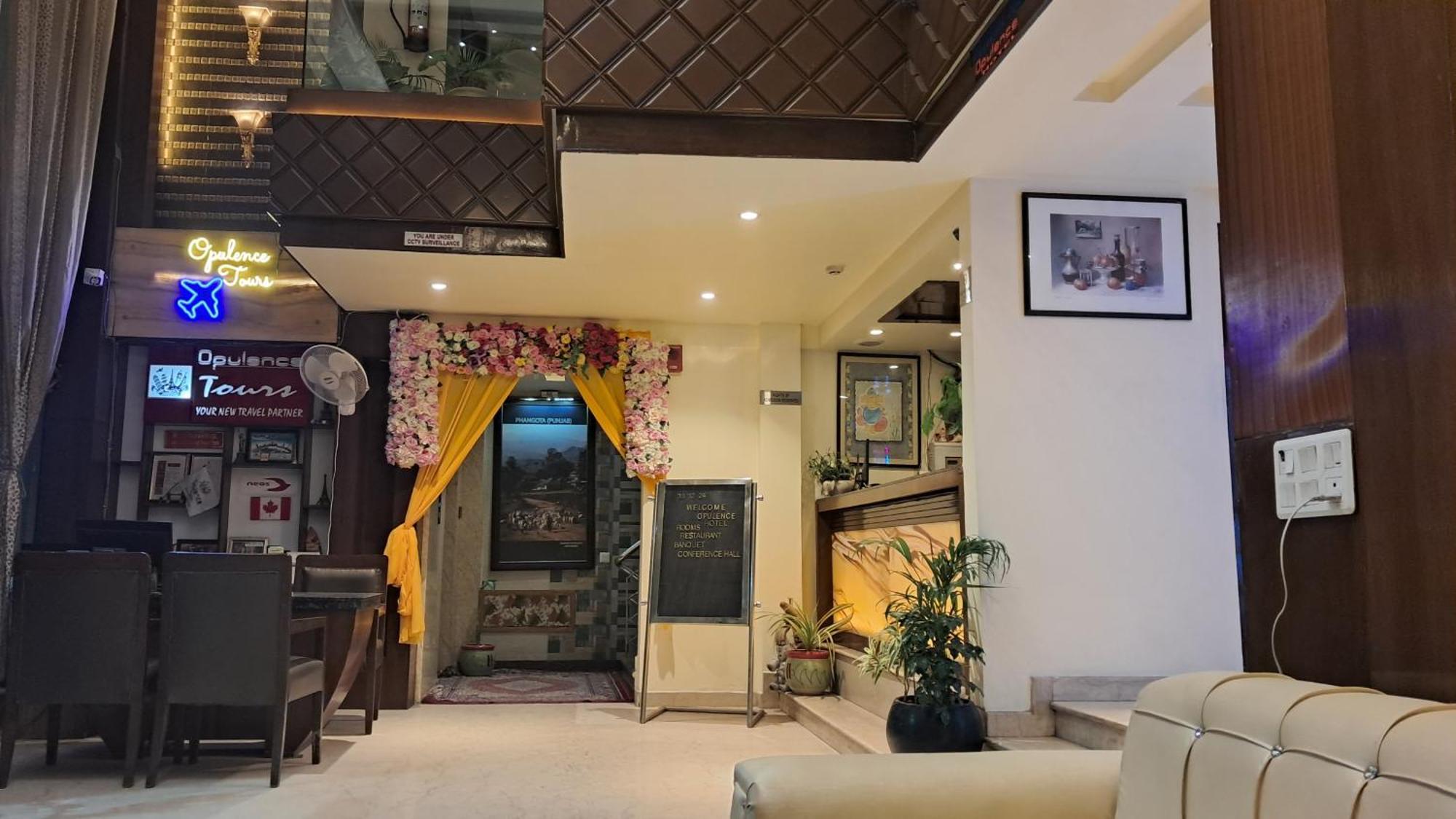 Hotel Opulence Pathānkot Dış mekan fotoğraf